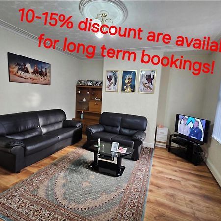 Spacious Two Bedroom House, Parking And Wifi Leeds  Extérieur photo
