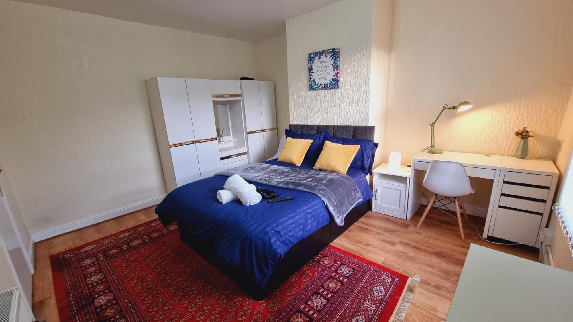 Spacious Two Bedroom House, Parking And Wifi Leeds  Extérieur photo