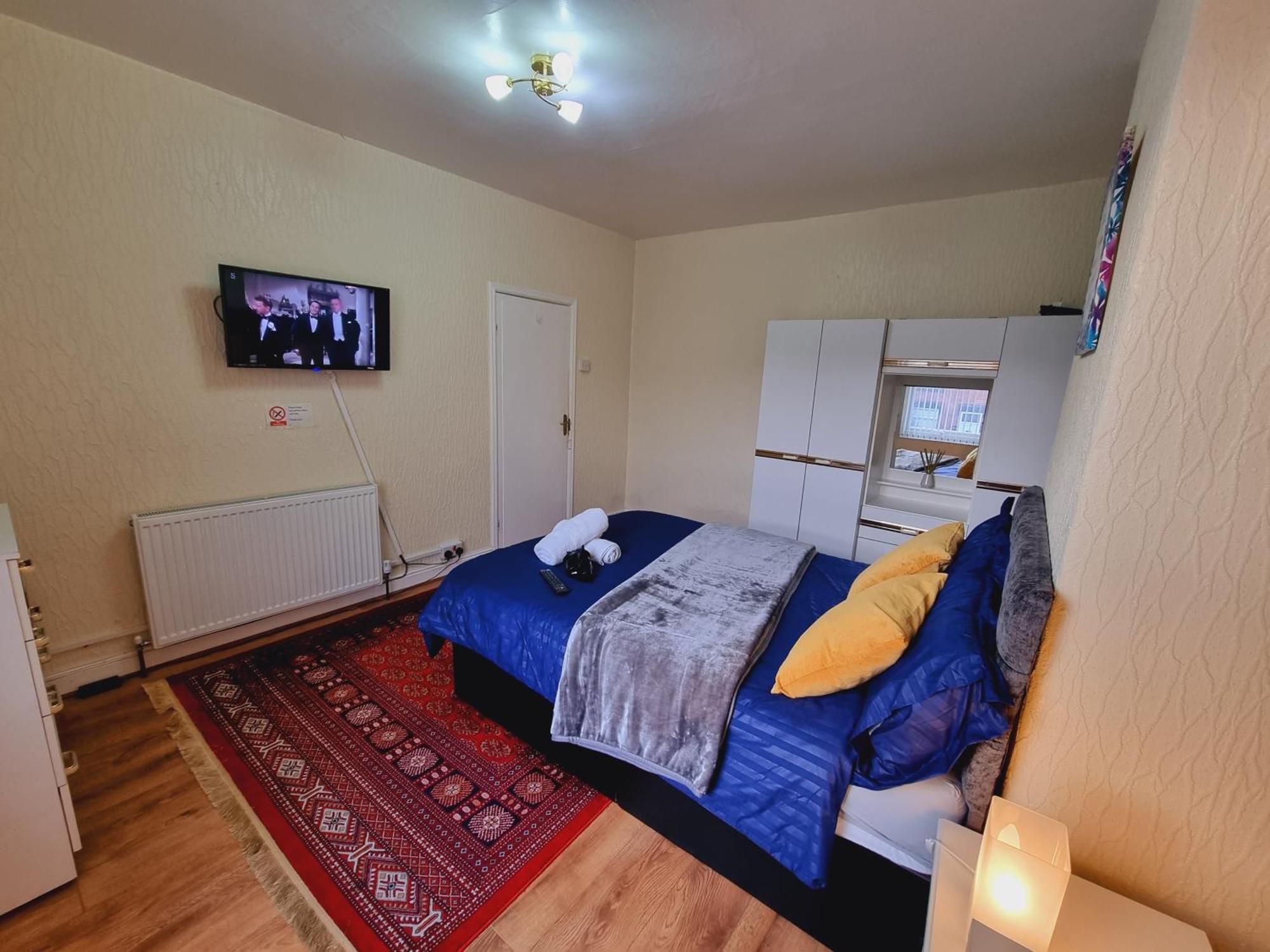 Spacious Two Bedroom House, Parking And Wifi Leeds  Extérieur photo